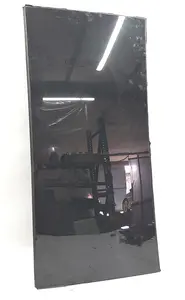 7 Zespół szyb górnych lewych drzwi z uszkodzoną uszczelką na całym obwodzie Tesla model X 1034902-00-P