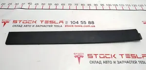 1035121-00-E Rivestimento esterno inferiore della portiera posteriore sinistra senza Tesla modello X 1035203-00-E