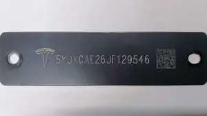 앞유리 Tesla 모델 X 90 D 1035217-S0-A 아래에 VIN 코드가 있는 플레이트
