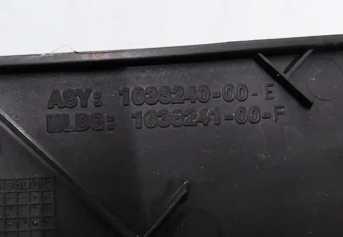 7 Підкапотний пластик боксу задній Tesla model X 1036240-00-E