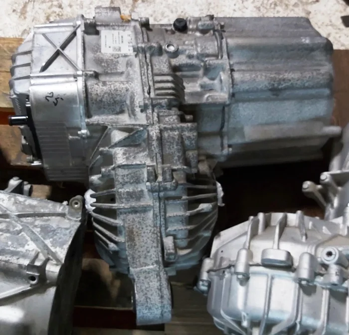 1 不带热交换器的小型后置电机 Tesla model S REST, model X 1037000-20-A