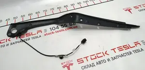 Панель з датчиком закриття задніх лівих дверей задня Tesla Model X 1037560-00-F
