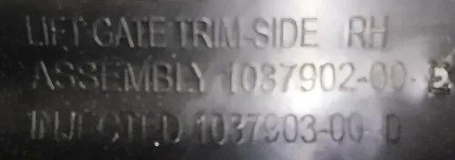 13 1037902-00-E Rivestimento vano baule destro Tesla modello X 1037902-50-E