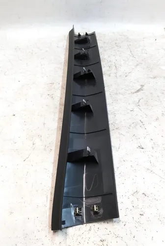 Накладка кришки багажника верхня в зборі з пошкодженням Tesla model X 1037906-50-E