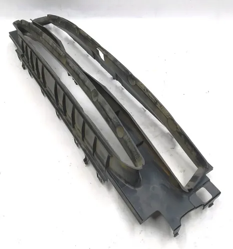 1 中央散热器（雷达下方）的前橡胶盖损坏特斯拉模型 S 1038208-00-B