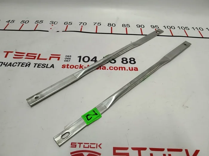 铝制放大管 (TV) AWD Tesla Model S 1038910-00-B