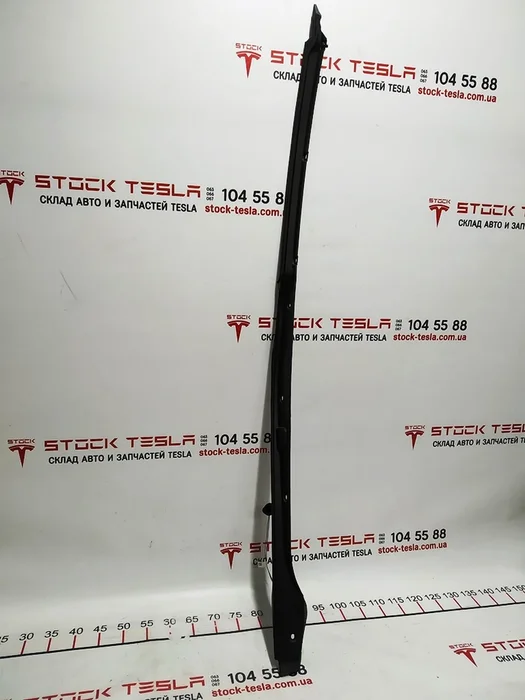 Панель з датчиком закриття задніх правих дверей передня Tesla model X 1041594-00-D