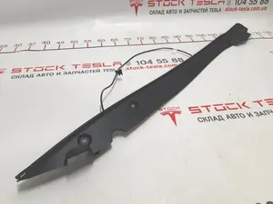 1042393-00-D 테일 게이트 트림, 테일 게이트, 우측 (압력 센서 아래) Tesla 모델 X 1042393-00-D