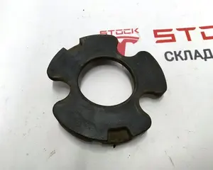 Накладка гумова стакану опорного лівого Tesla Model 3, Model Y 1044031-00-B