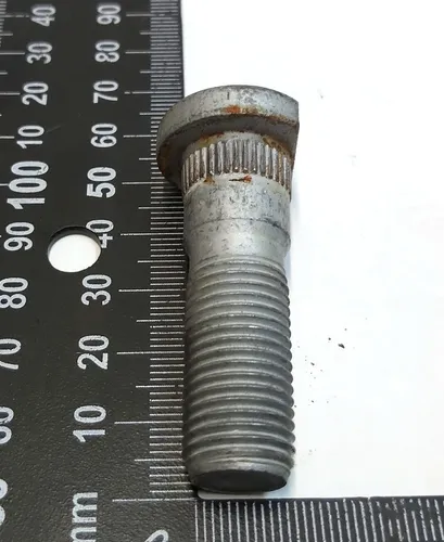 Болт-шпилька ступицы M14x1.5x45 Tesla model 3, model Y 1044123-00-B