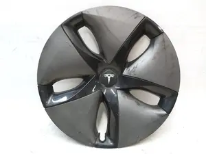 Колпак колісний (18 дюймів) AERO з пошкодженням Tesla Model 3 1044231-99-B. Для автомобілів, випущених до 5 жовтня 2020 року.