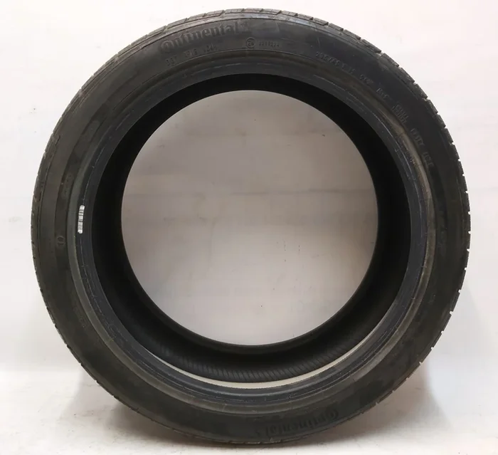 إطار 235/40R19 96 وات M/S CONTINENTAL PROCONTACT RX 6.03 مم بيانات 36/18 طراز تسلا 3 1044255-00-B