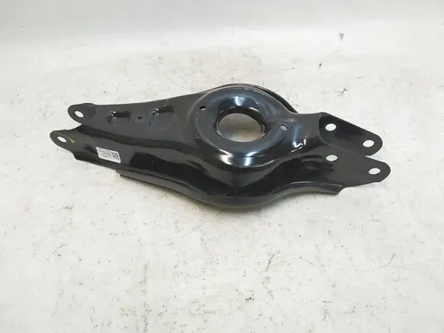 Bakre nedre fjäderarm med skada Tesla modell 3, modell Y 1044451-00-F