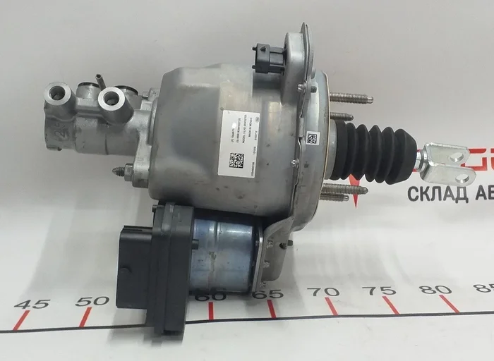 1 Posilovač zesilovače elektromechanických brzd v částečném sbírce, bez nádrže, krytu, senzoru Tesla Model 3 1044671-99-F