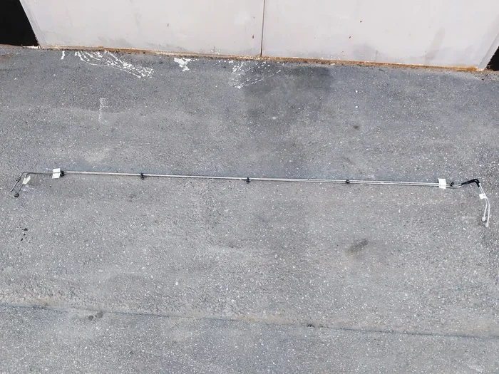 Гальмівні трубки лівого порогу (ліва та права в зборі) Tesla model 3 1044713-00-D