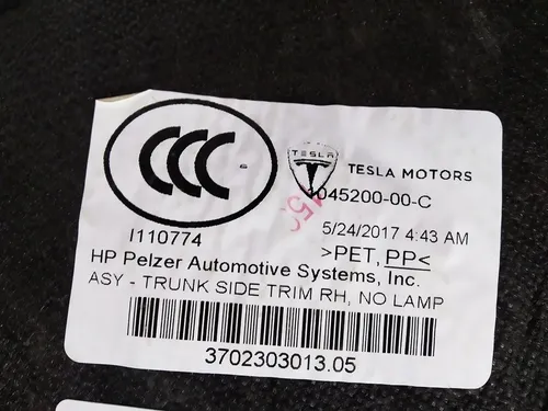 تقليم الجذع الجانبي الأيمن بدون مصباح مع تلف Tesla Model S ، موديل S REST 1045200-00-D