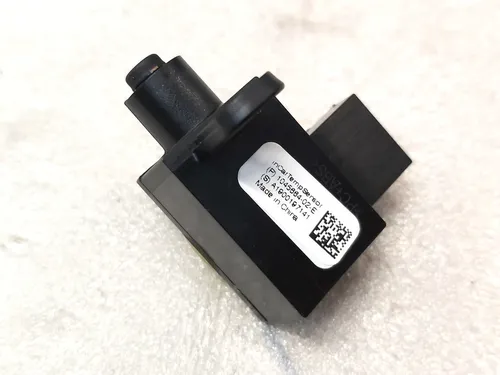 Model Tesla X 104564-04-E Senzor de temperatură al salonului