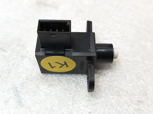 Датчик температури салону Tesla model X, model 3 1045664-04-E