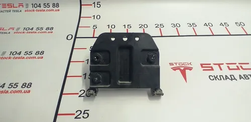 Radara Bracket Assembly Tesla Model S 104593-00-C
