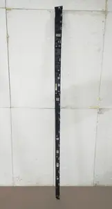 Кронштейн накладки порога лівої панелі рокерної Tesla model X 1046690-00-B