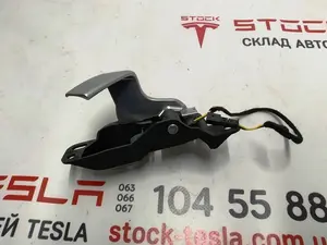Ручка відкриття дверей внутрішня передня ліва в зборі Tesla model X 1047631-00-B