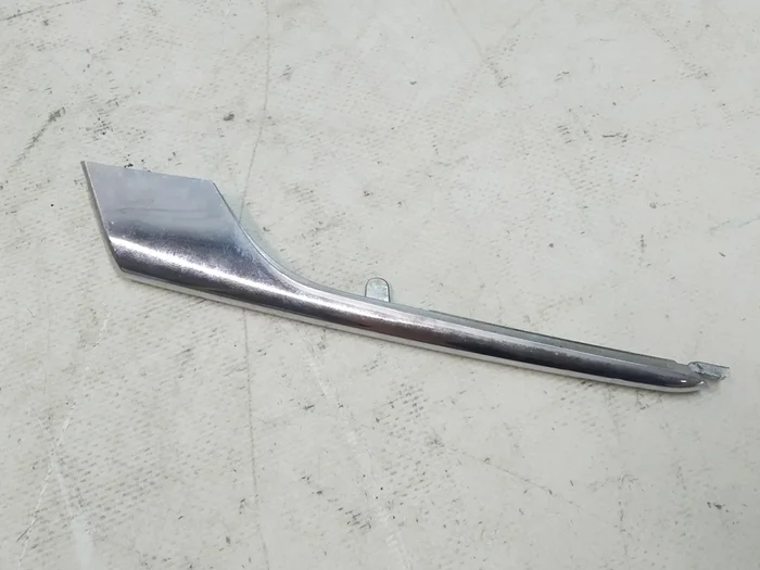 Occhiello sovrapposto in alto a destra cromato Tesla Model X 1049610-00-F