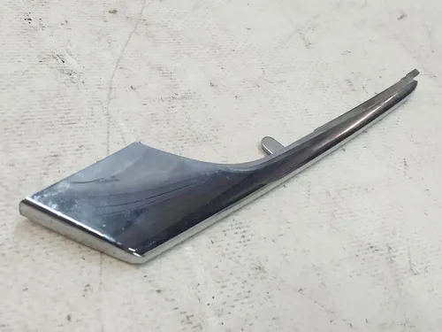 Occhiello sovrapposto in alto a destra cromato Tesla Model X 1049610-00-F