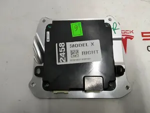 1050183-00-D Sterownik przednich prawych drzwi Tesla model X 1050183-00-F