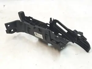 Držák pro horní obložení C sloupku levých zadních dveří, sestavený Tesla Model X 1055050