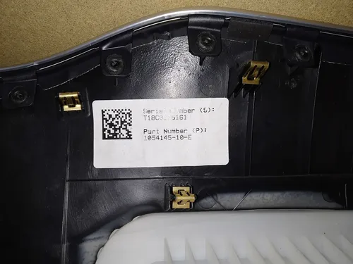 5 鱼雷面板（黑色人造革）PUR/PUR BLK Tesla model X 1054145-10-E