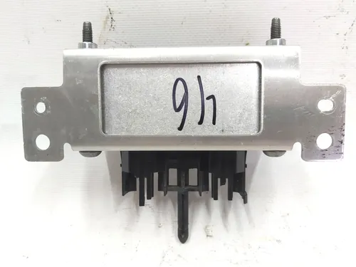 8 Držák nízkonapěťového konektoru pro sestavu vysokonapěťové baterie s držákem Tesla model X S REST 1056505-00-E