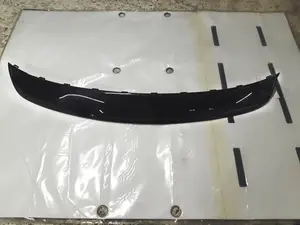 16 Nedre bakre stötfångarlist (läpp) målad PMNG (skadad) Tesla modell S REST 1057321-00-C