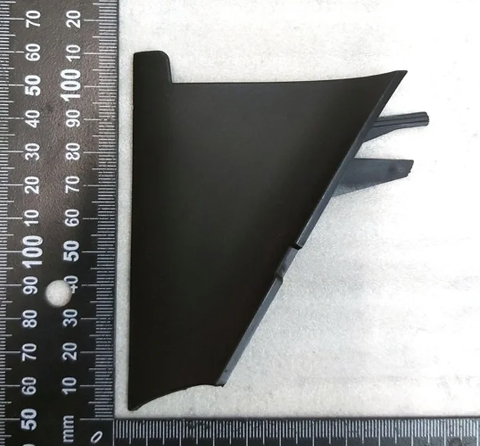 左前保险杠插头（盖）（下挂钩）特斯拉型号S REST 1057845-00-C