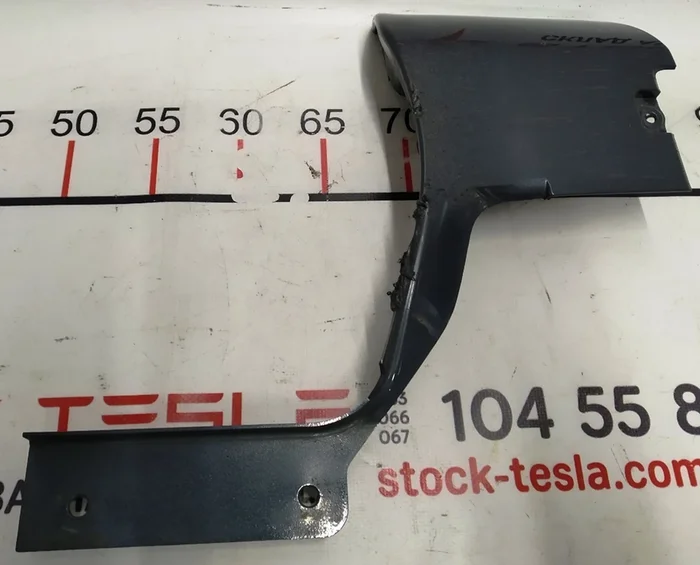 12 Carenatura sottoporta destra (verniciata) PMNG Tesla model S REST 1058758-00-A