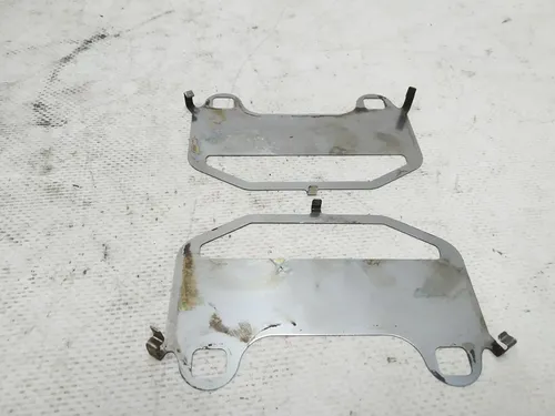 后刹车片防吱吱声板 BREMBO 2 件套。特斯拉 Model S、Model S REST、Model X 1059198-00-A