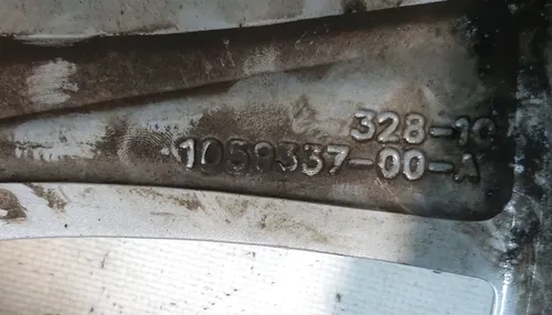 Ráfek kola 19X8.0 ET40 - SILVER SLIPSTREAM s poškozením Tesla model S, model S REST 1076891-00-B