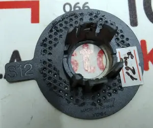 Halterung für Parksensoren S12 Tesla Model S REST 1060009-00-C