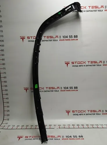 4 Rám dveří zadní pravé přední kompozitové Tesla model X 1060083-00-H