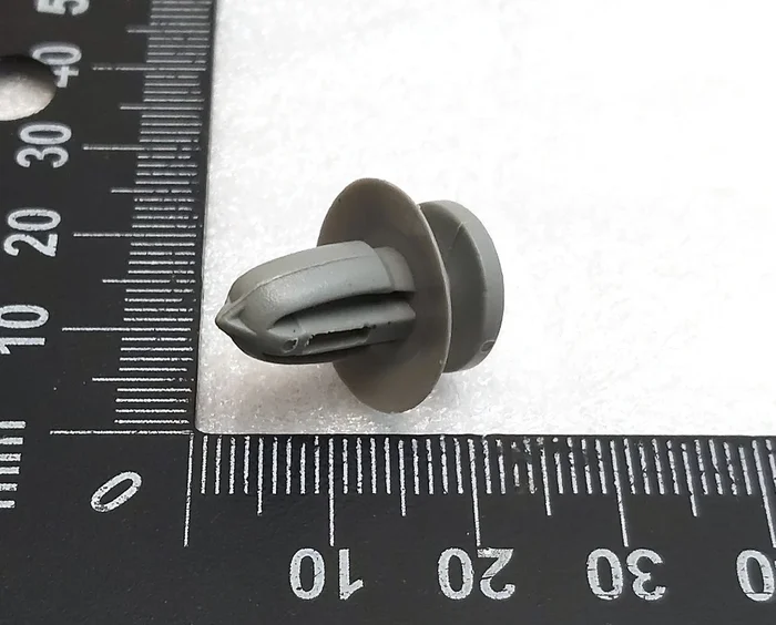 前发动机舱盒塑料夹 Tesla model S REST 1060474-00-D