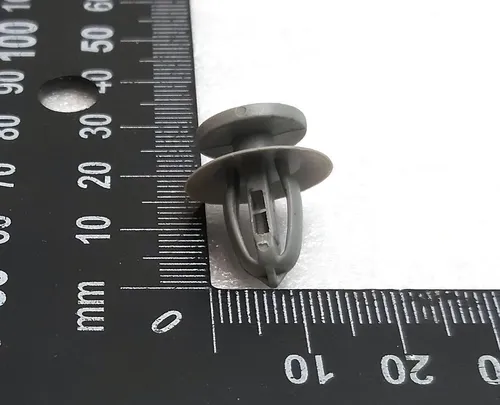 前发动机舱盒塑料夹 Tesla model S REST 1060474-00-D