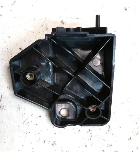 前保险杠安装座，右内 Tesla model S REST 1061332-00-B