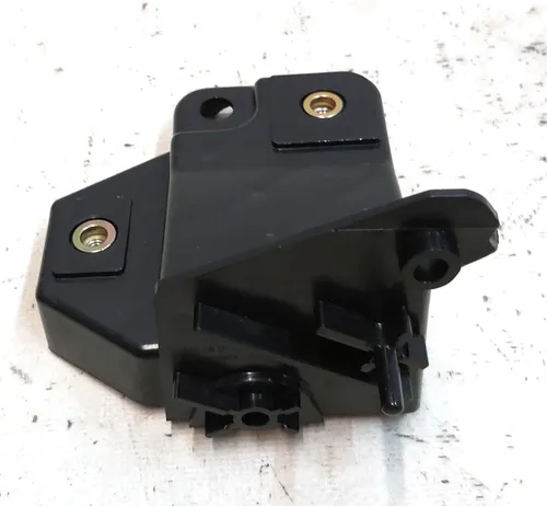 前保险杠安装座，右内 Tesla model S REST 1061332-00-B