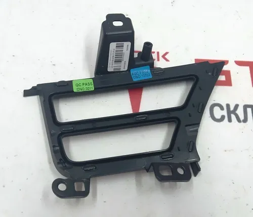 10 1061732-02-B Cubierta para conducto de aire, panel central GRAPH / BLK (derecha del conductor) {MX_MSR} 1061732-02-B