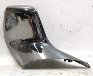 Накладка хром 2-го ряду сидінь ліва внутрішня б/в Tesla Model X 1062963-00-B