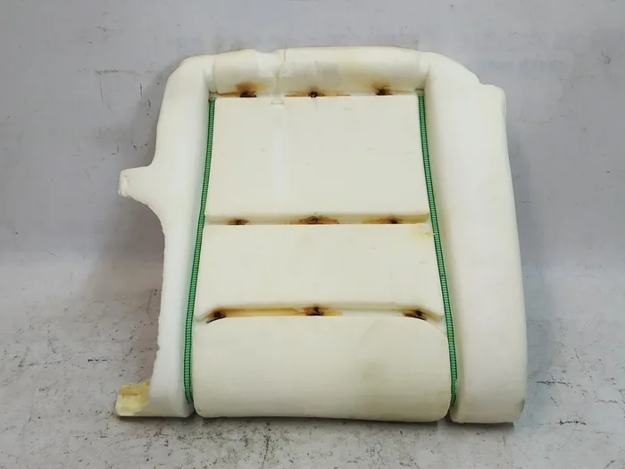 Пінний наповнювач нижній частині сидіння 3-го ряду лівого Tesla model X 1065696D