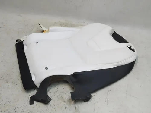 좌석의 3 열 뒷면은 Lux Ultra White Tesla 모델 x 1074842-04-C입니다.