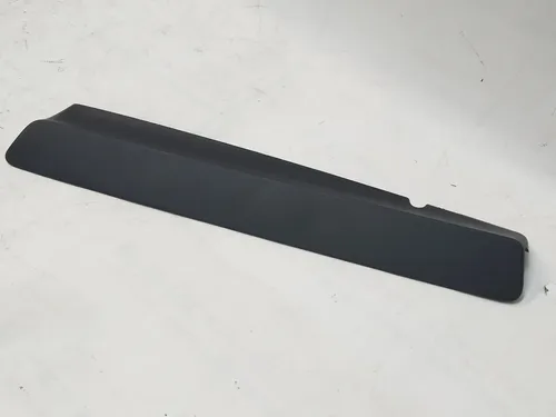 Накладка декоративна санчат сидіння водія нижня ліва довга Tesla Model X 1066616-00-A