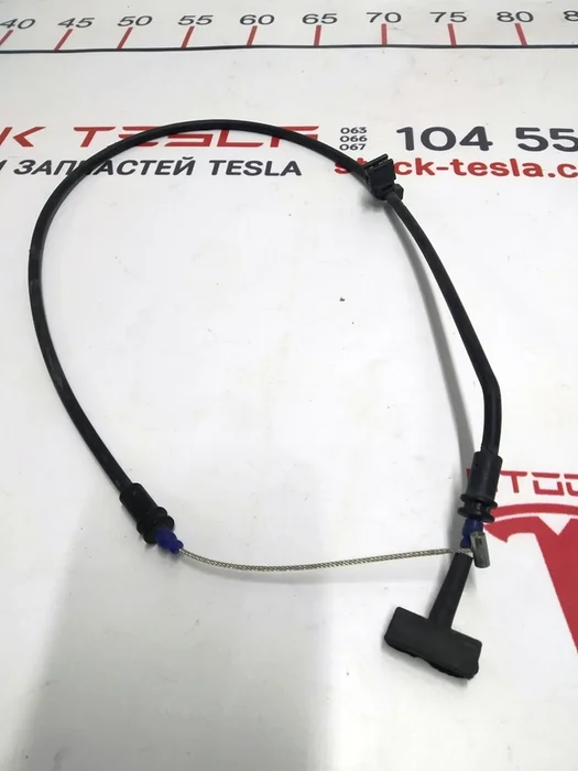 8 Kabel nouzového odblokování kapoty, pravý Tesla model S REST 1066699-00-A