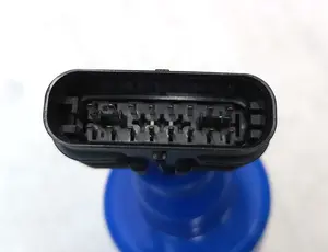 Роз'єм (фішка) на передній бампер PA66GF25 (тато) 807-446 RH 706-326 1.2 A RH Tesla model 3 1067954-00-E