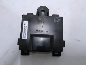 22 وحدة تحكم بمقبض الباب الأمامي الأيسر 3.0 CTLR Tesla model S موديل S REST 1069651-00-D
